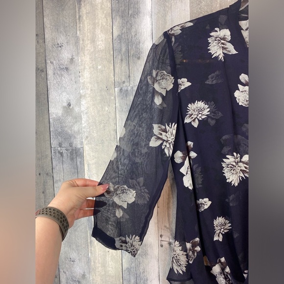 Aritzia Babaton Silk Draped Front Blouse in Navy Size Small. - Picture 3 of 9